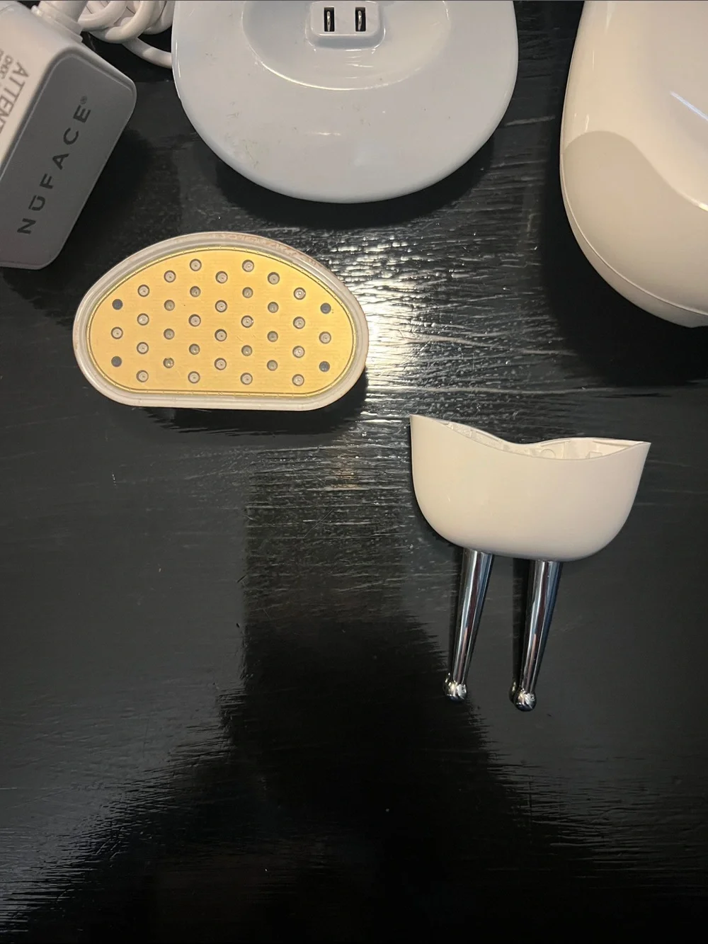 NuFACE White Microcurrent Facial Toning Kit with Dock and Heads